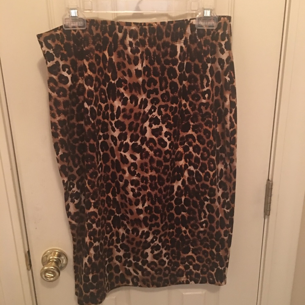 Knit Leopard Print Skirt